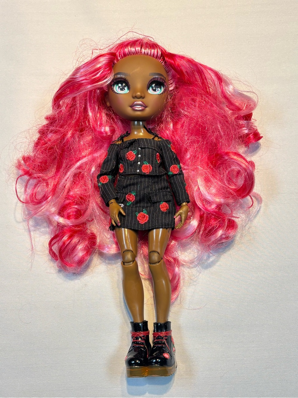 Rainbow High Series 3 Daria Roselyn Fashion Doll 🌹